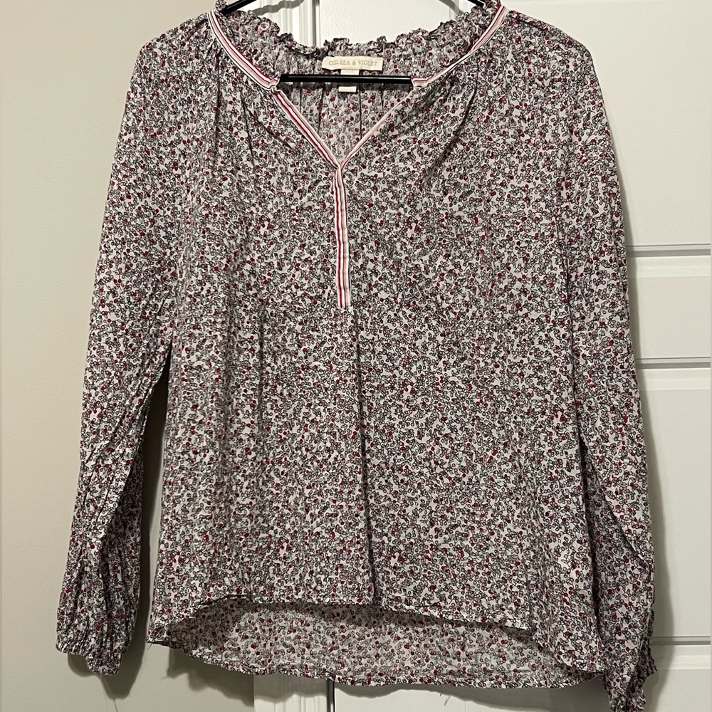 Beautiful lightweight Chelsea & Violet floral top - XS